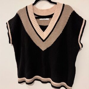 Smash and Tess Large V-Neck Black and Cream Women's Sweater